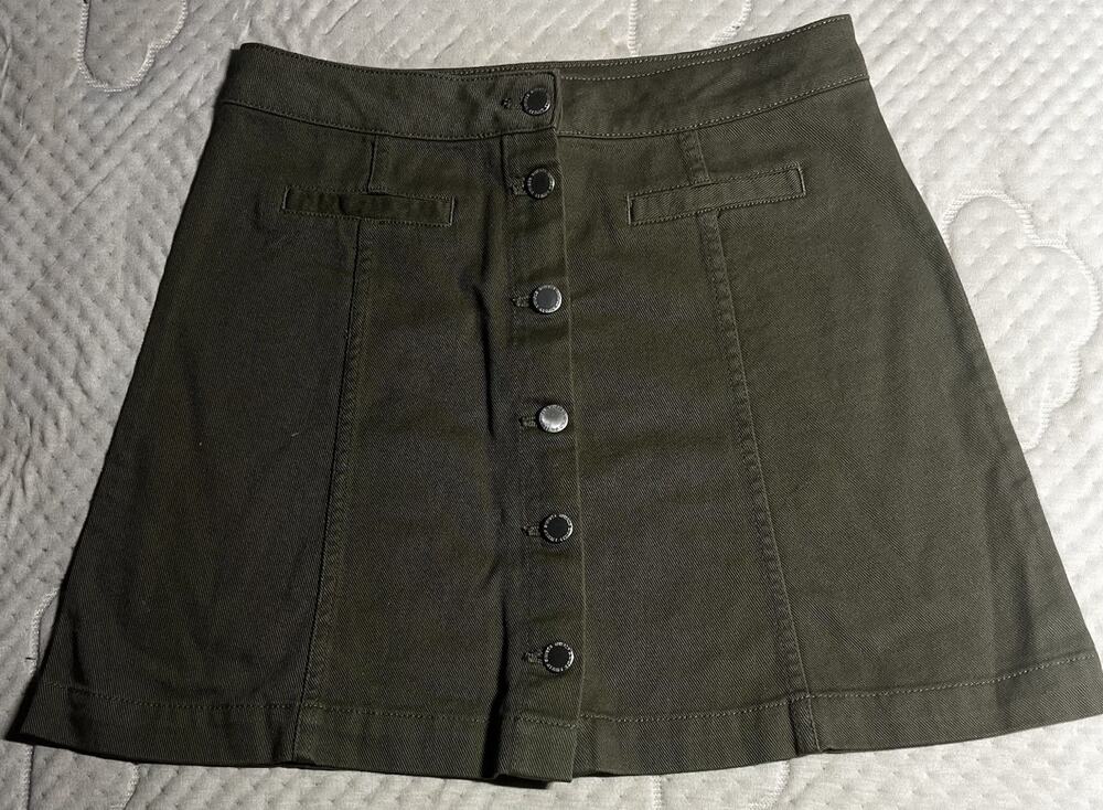 H&M Divided Women’s Olive Green Button Front Denim A-line Mini Skirt Sz 6